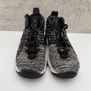 Nike LeBron Basketball Shoes Boys Youth 4.5Y